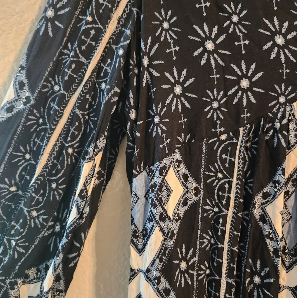 Free People Down By The Bay Tunic Blue Floral Print size small